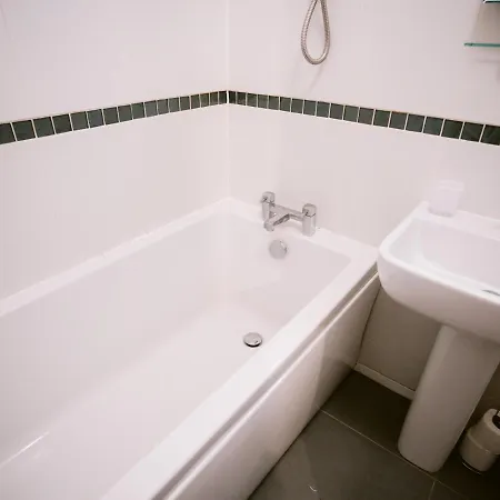 Merchant Centre, Sleeps 4 *