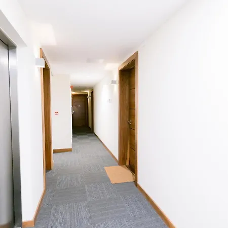 3/5 - New 1-bed At Harbour