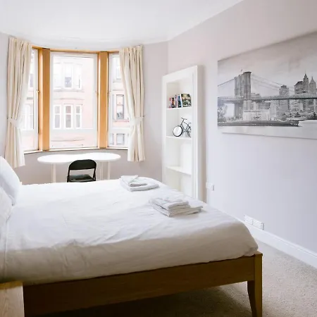 Bright In Ideal West End Location شقة غلاسغو