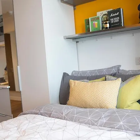 Modern Living At Riverside In The Heart Of * Glasgow