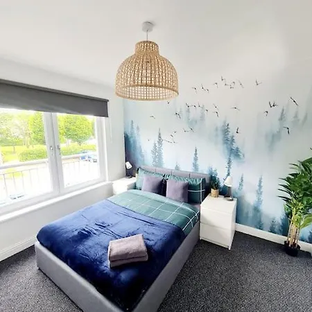 Spacious 5bed House, Free Parking, No Party ! Glasgow