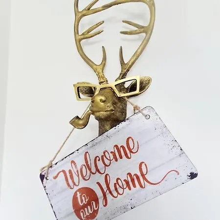 Сasa de vacaciones Spacious 5bed House, Free Parking, No Party !