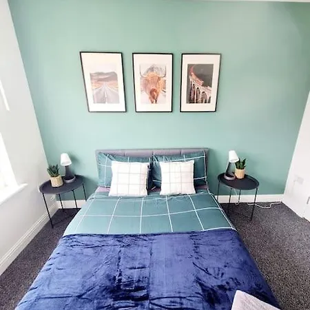 Spacious 5bed House, Free Parking, No Party ! * Glasgow