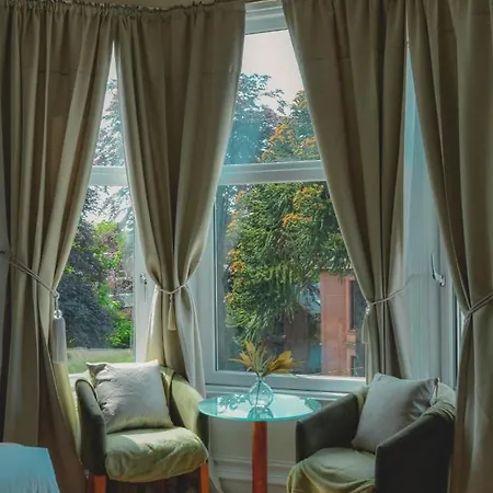 Redstone 3* Uddingston