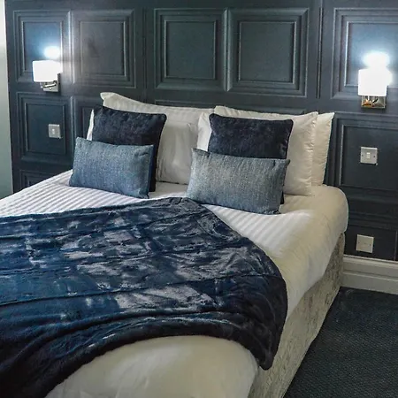 Redstone Hotel 3*
