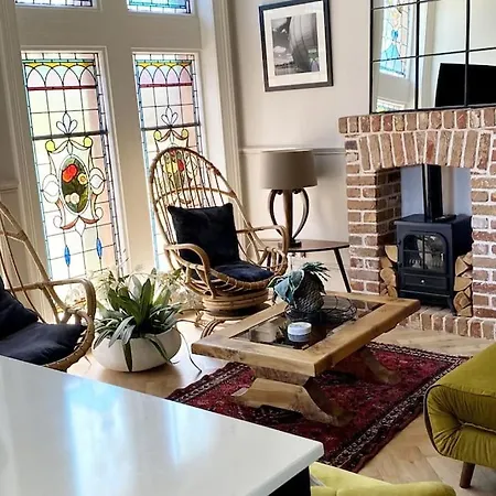 Stunning 3 Bedroom Victorian Near Pollok Country Park