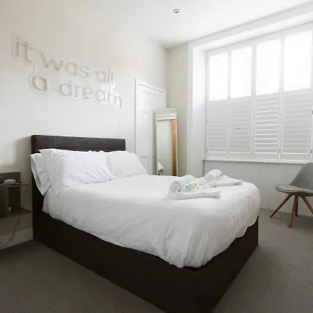 Lägenhet Per7-fm - 1 Bed Ground Floor Flat, Near Cessnock Subway *