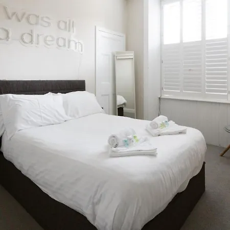 Lägenhet Per7-fm - 1 Bed Ground Floor Flat, Near Cessnock Subway