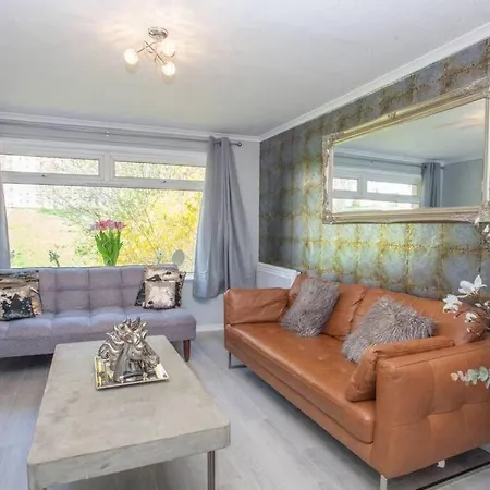 Cosy 1 Bed With Parking In City Centre