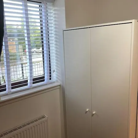 Perfectly Situated Luxury 2 Bedroom * Glasgow