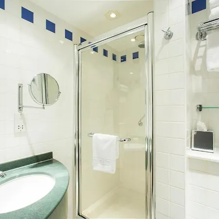 Hilton Garden Centre Hotel