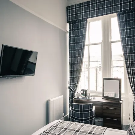 Hotel Royal West End 3*