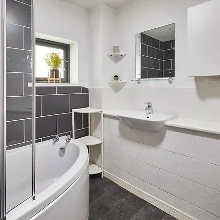 Host & - London Avenue *