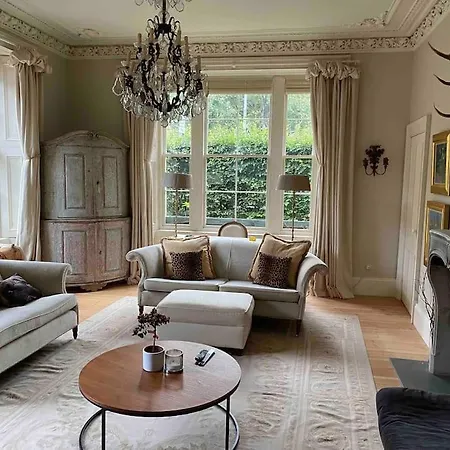 Of Joy - 3 Bedroom With Private Garden Lägenhet *