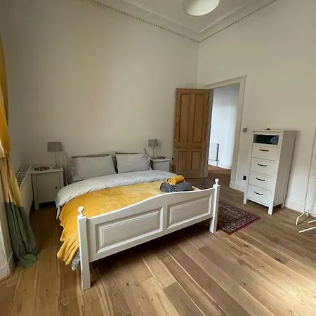 公寓 Stunning West End Flat! *