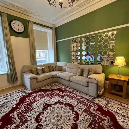 Luxury Victorian Spacious Flat Apartment