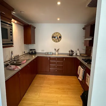 Comfy Two Bedroom Right In The Centre * Glasgow