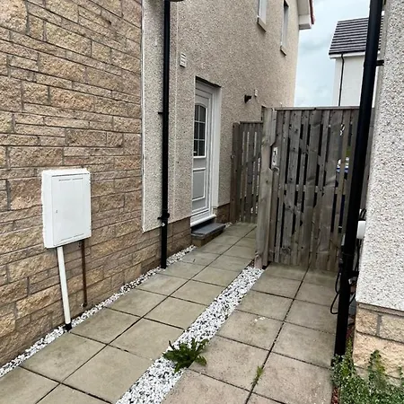 Modern Comfy One Bed - Free Parking Glasgow