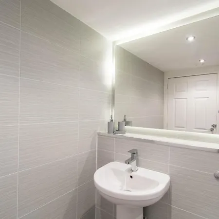 City, Hydro 아파트