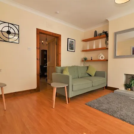 Signature - Lincoln View Apartment