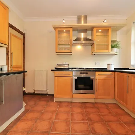 Signature - Lincoln View Apartment Glasgow