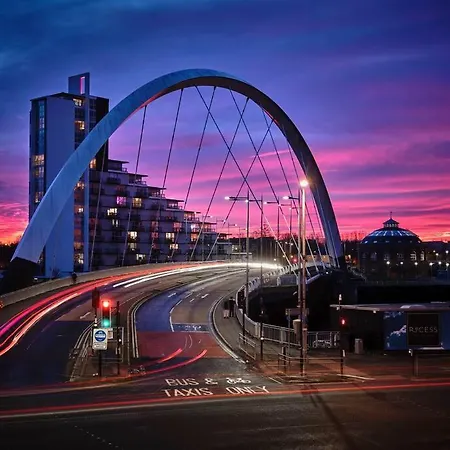 Glasgow, Finnieston Luxury 2 Bed With Parking, E-check In, Hi-fi Lägenhet