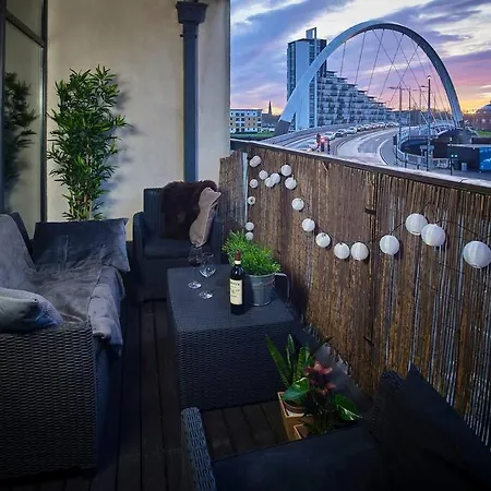 Glasgow, Finnieston Luxury 2 Bed With Parking, E-check In, Hi-fi Lägenhet *