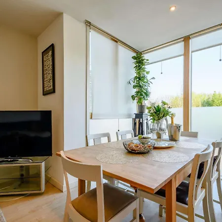 2 Bed In 87837