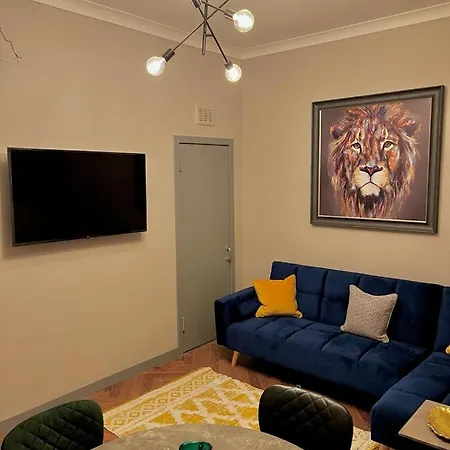 1 Bed In West End Glasgow