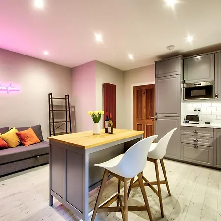 Stylish & Spacious 3 Bedroom In Finnieston, West End Appartamento
