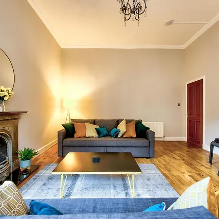 Stylish & Spacious 3 Bedroom In Finnieston, West End *