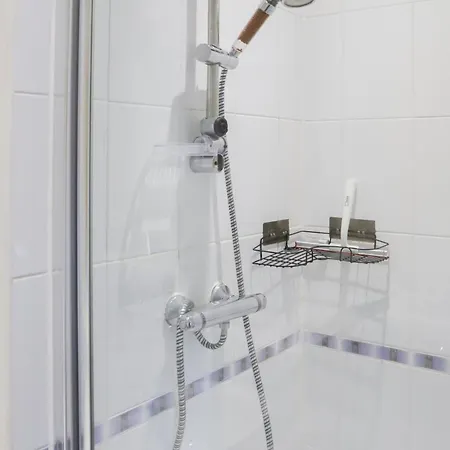 Apartamento Number1townhouse With Private Balcony & Parking