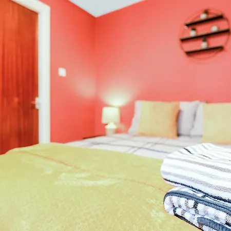 Spacious 2-bedroom Main Door With Private Parking