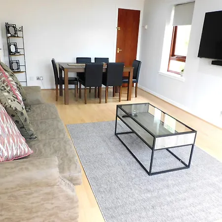 Charming 2 Bed Close To And Sec Hydro * Glasgow