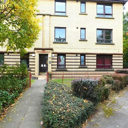 Charming 2 Bed Close To And Sec Hydro Glasgow