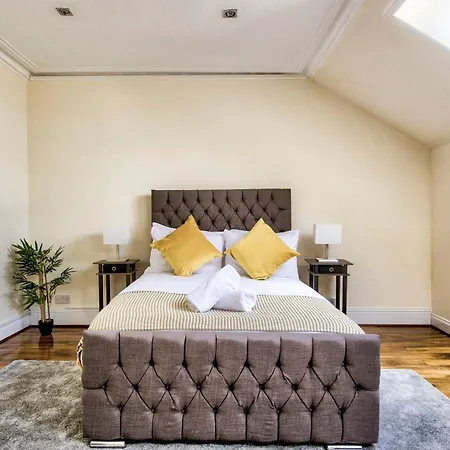 Stunning 5 Bedroom Apt, Close To Centre, Sec, Hydro And Motorway 格拉斯哥