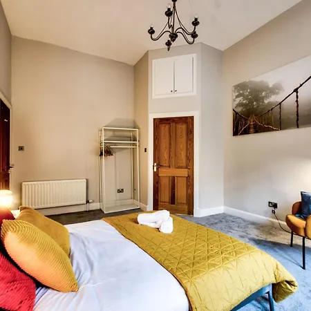 Stylish & Spacious 3 Bedroom In Finnieston, West End *