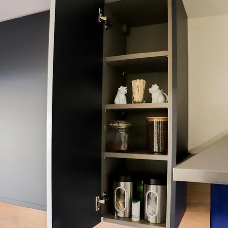 Apartamento Number1townhouse With Private Balcony & Parking