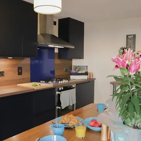 Number1townhouse With Private Balcony & Parking *