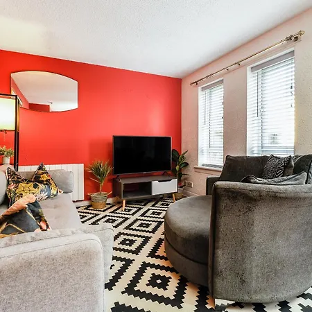 Spacious 2-bedroom Main Door With Private Parking Daire *
