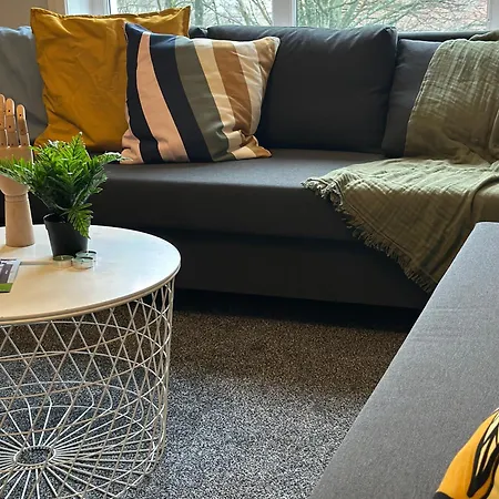 Cosy Stylish Home, Seperate Entrance 글라스고