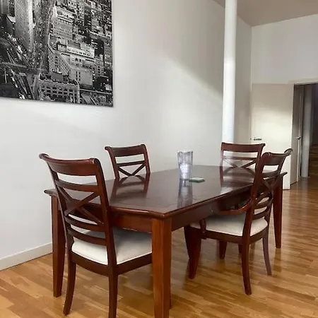 Spacious Flat Next To Station * Глазго