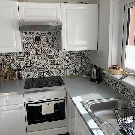 Comfy 1 Bedroom Flat With Free Parking Apartamento *