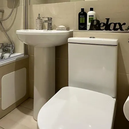 Trendy West End Apartment,