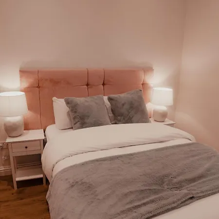 Royal Chambers Serviced *