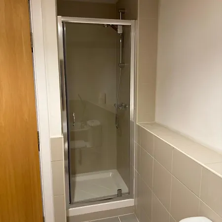 23 Lochburn Gardens - Carz