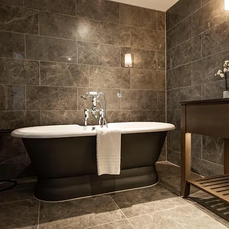 Dakota Otel 4*