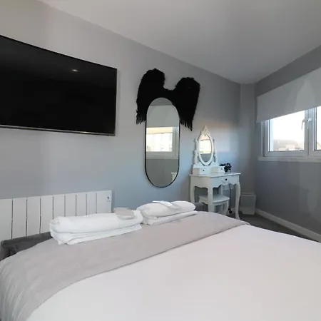 Glas-go 2 Bedroom 3 Min Walk To Secc Hydro Free Parking Onsite Apartment Glasgow