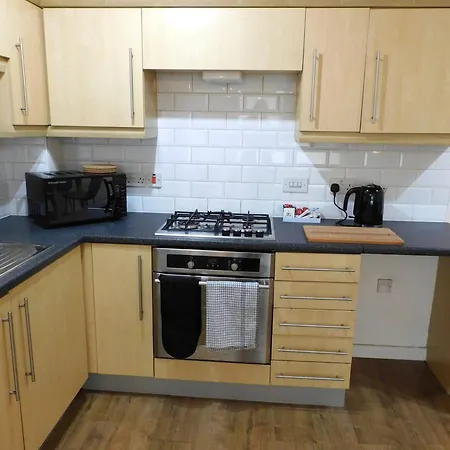 Fabulous 2 Bed 10 Mins From Centre