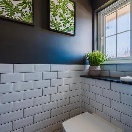 Emirates Aparthouse * Glasgow